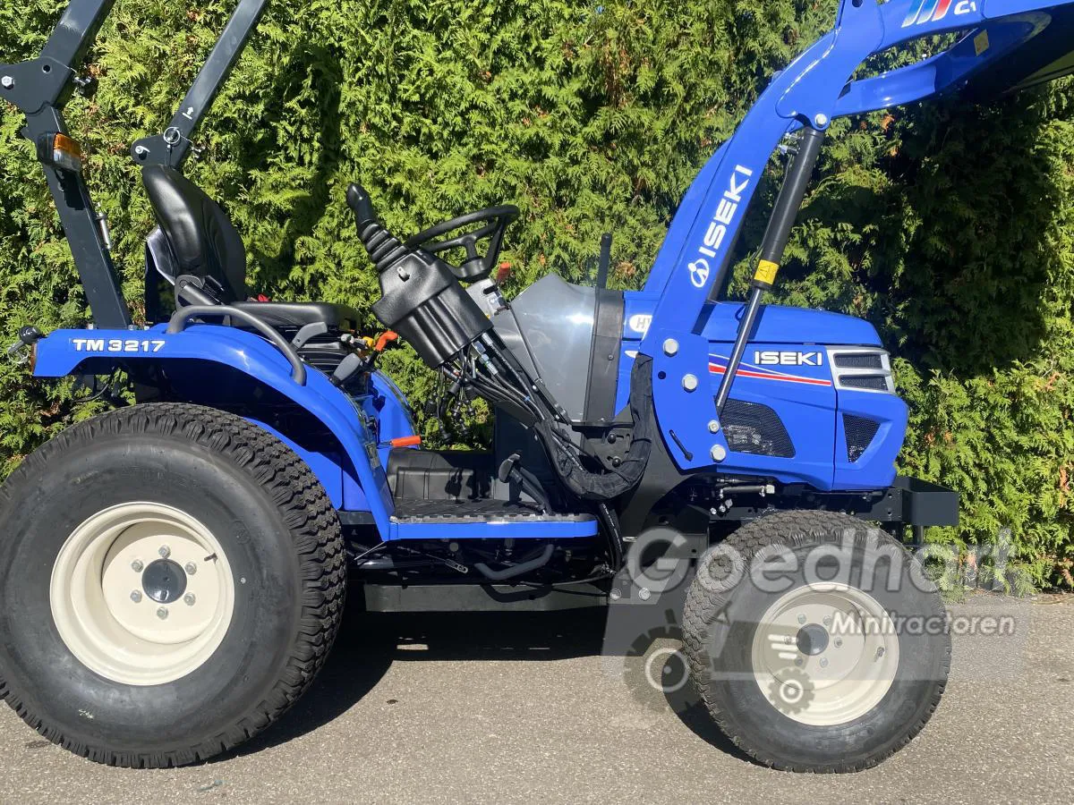 Compact tractor Iseki TM3217 Hydrostaat met voorlader