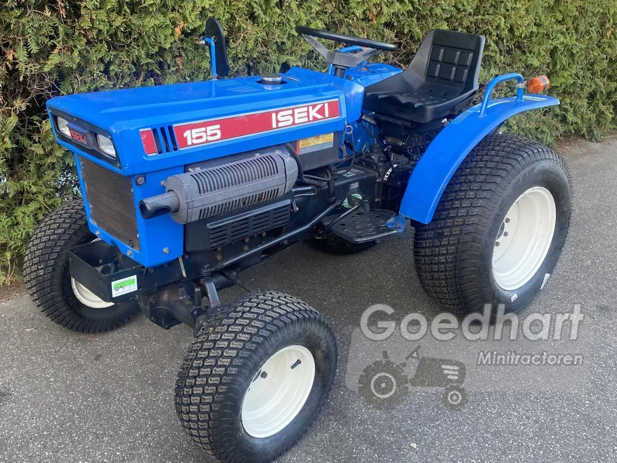Mini tractor Iseki TX155F op brede gazonbanden