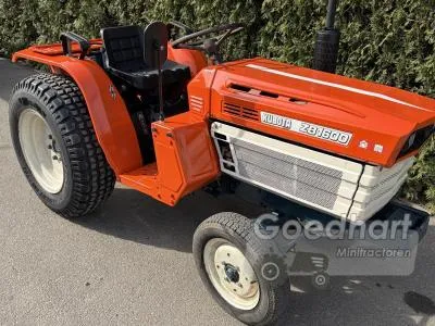 Compact tractor Kubota B1600 op gazonbanden